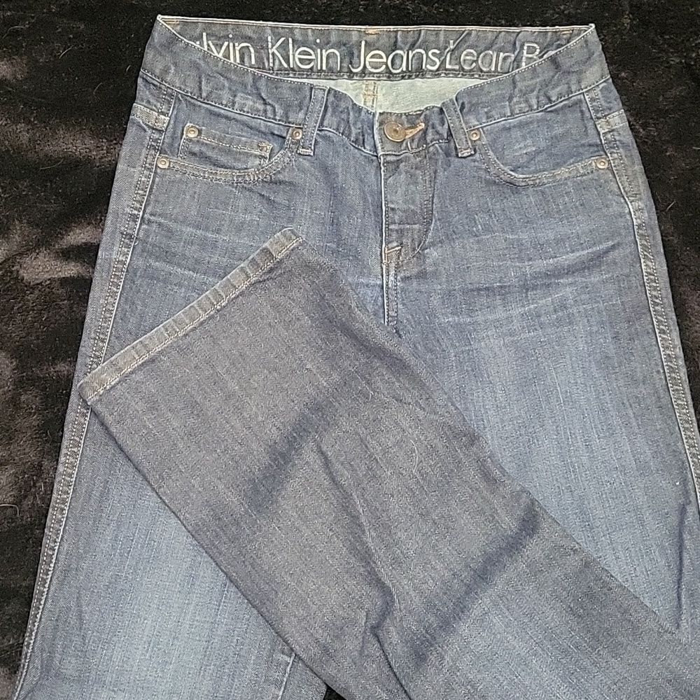 Calvin Klein Jeans, Size 4